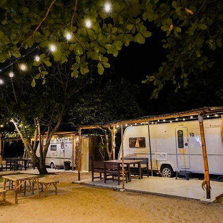 Beach House Camp Na Chom Thian Bagian luar foto