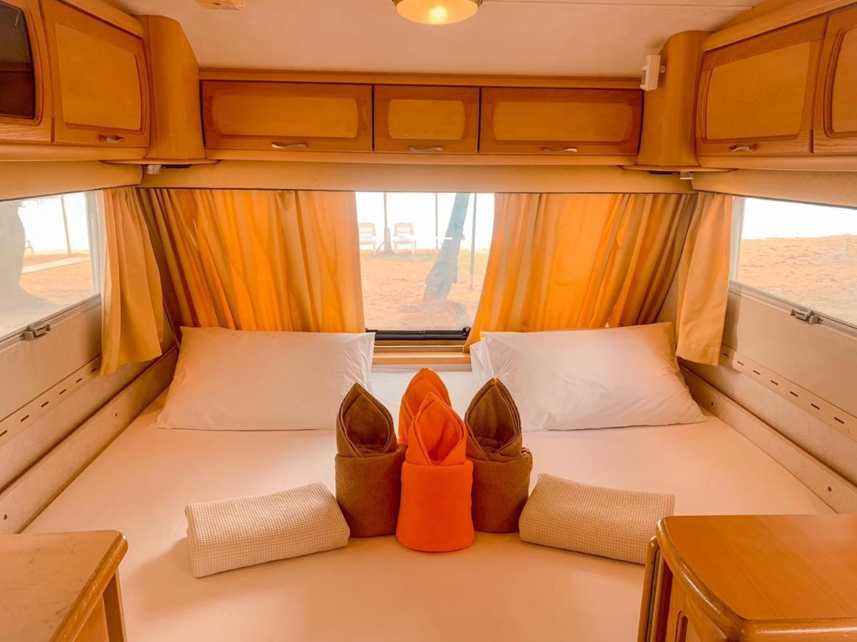 Beach House Camp Na Chom Thian Bagian luar foto