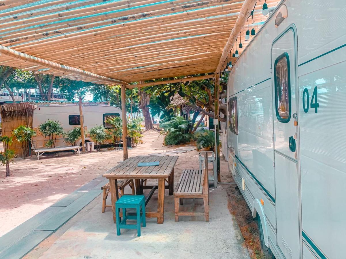 Beach House Camp Na Chom Thian Bagian luar foto
