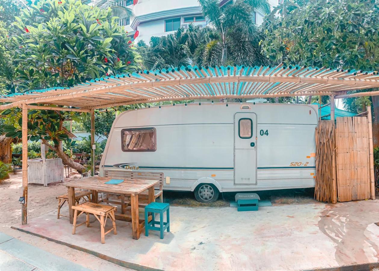 Beach House Camp Na Chom Thian Bagian luar foto