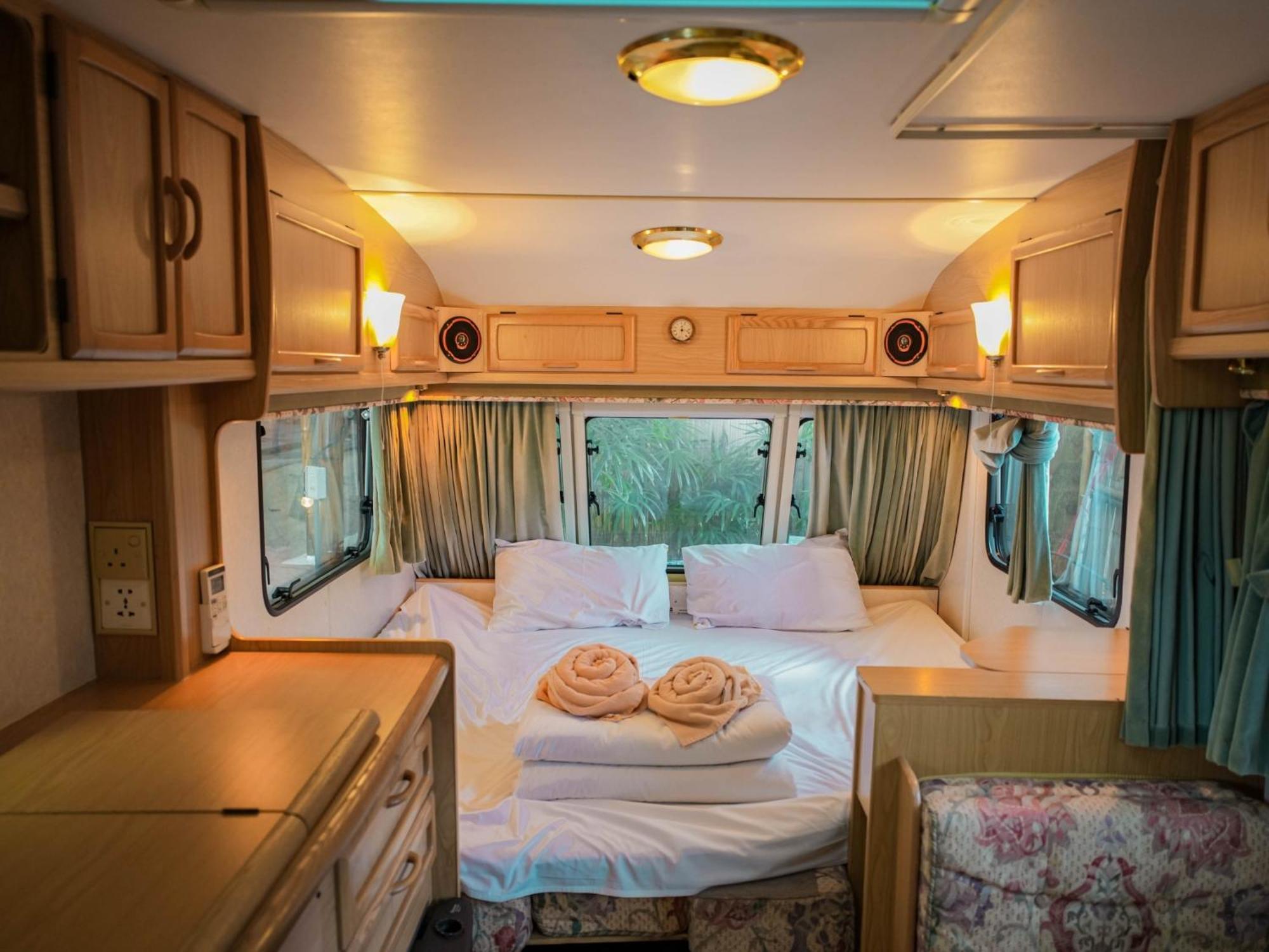 Beach House Camp Na Chom Thian Bagian luar foto
