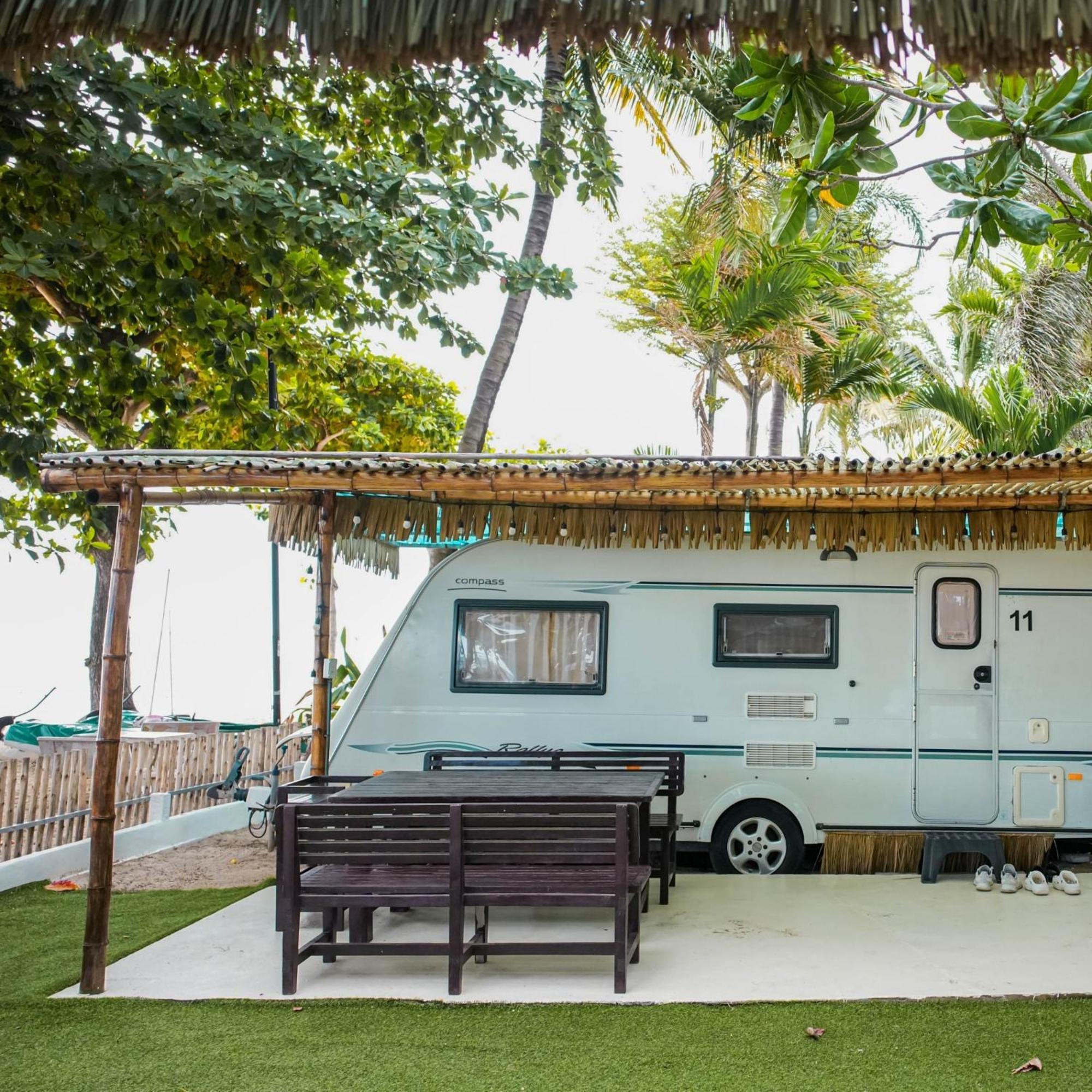 Beach House Camp Na Chom Thian Bagian luar foto